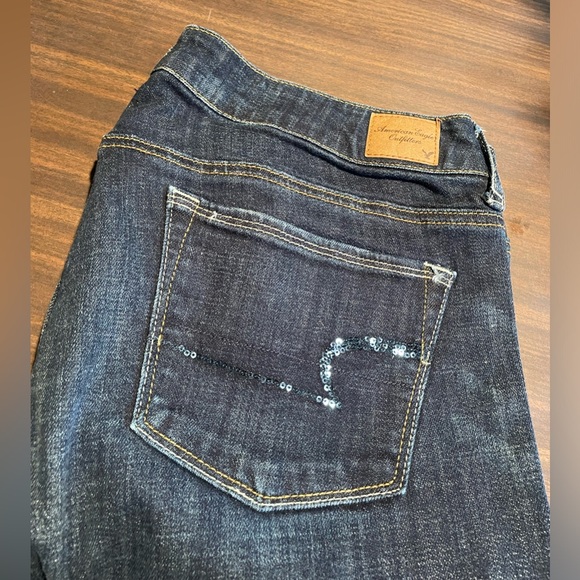 American Eagle like new ! Jeans with sequins on pockets. Size 14 - Picture 1 of 6